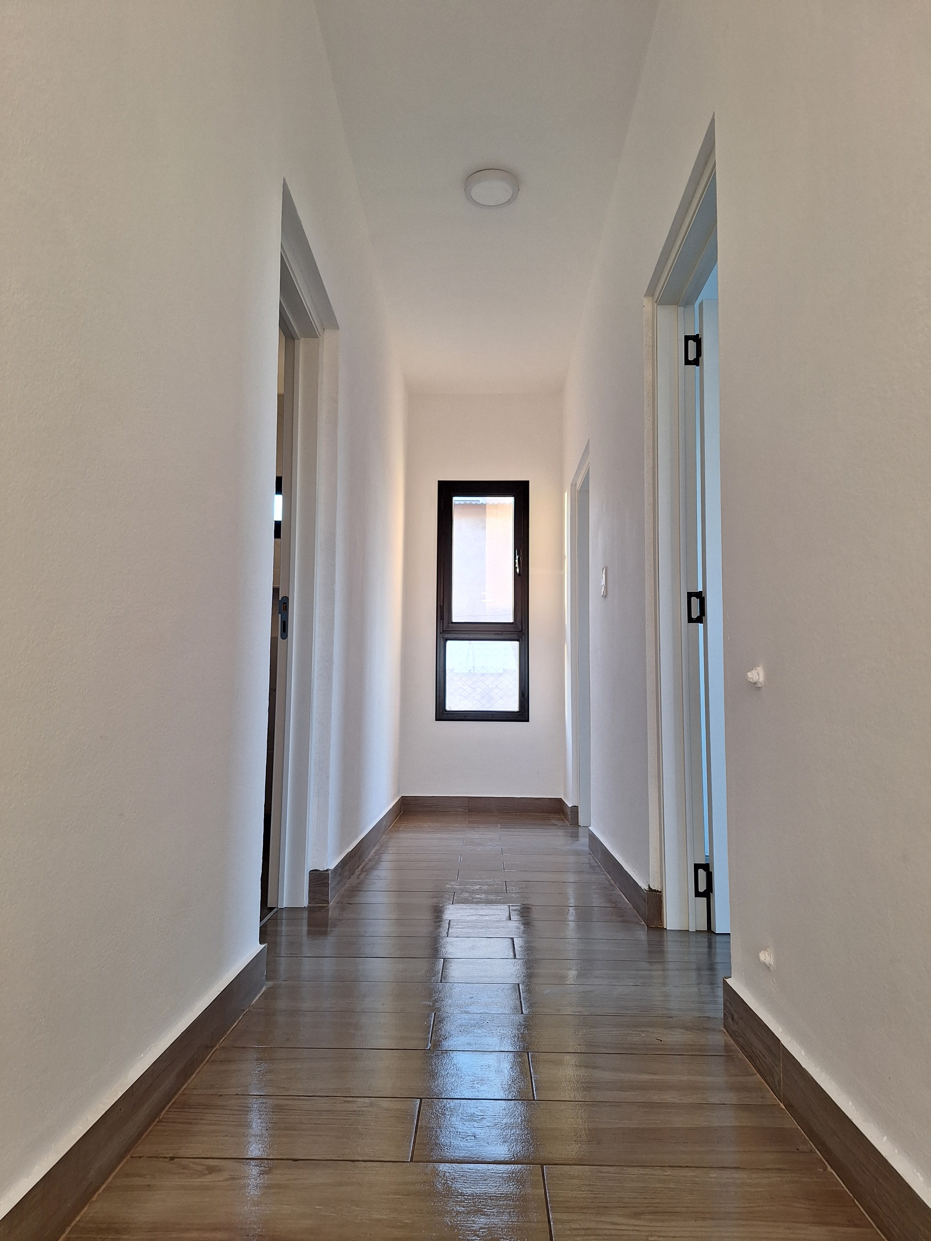 Vidrios y carpinterías limpias tras la obra
